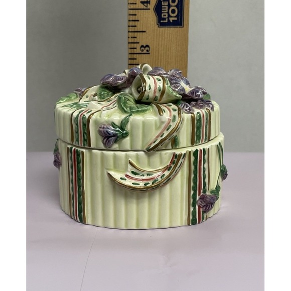 Fitz and Floyd Essentials Handcrafted China Violet Floral Bow Trinket Box Oval - Picture 6 of 8